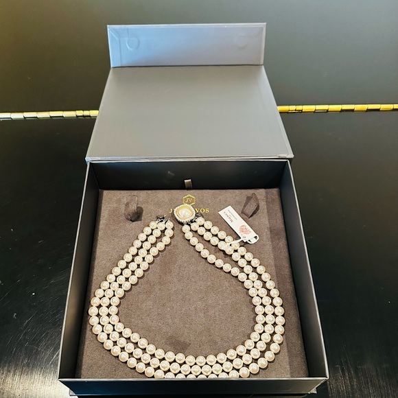 NWT LUXURY AUTHENTIC TIMELESS ELEGANT RARE Majorica Triple Strand Pearl Necklace - Picture 7 of 17
